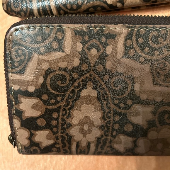 PATRICIA NASH Two piece set/ WALLET and large wristlet - Picture 2 of 13